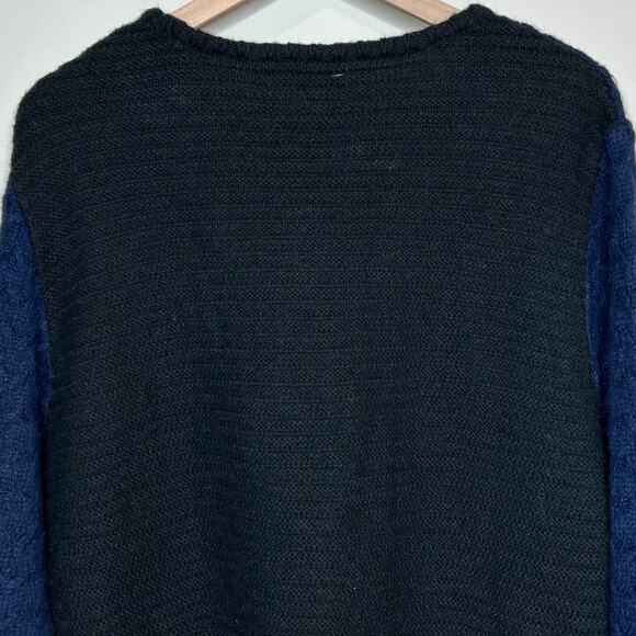 Your Neighbors Black and Blue Pullover Sweater Size L Crew Neckline - Picture 7 of 8
